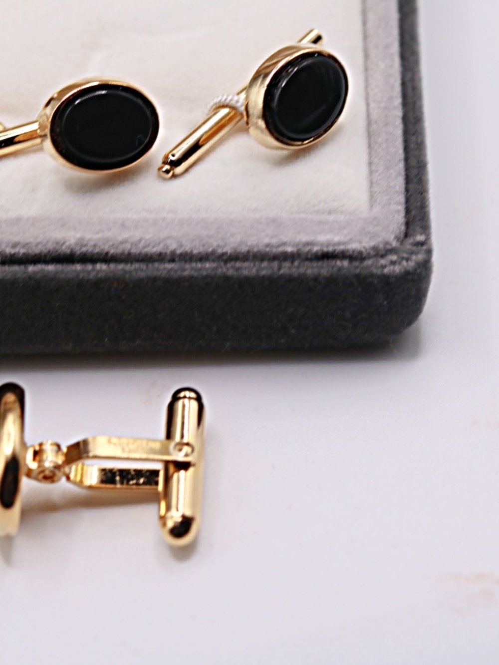 Christian Dior Cufflinks and Four Studs - Picture 4 of 5